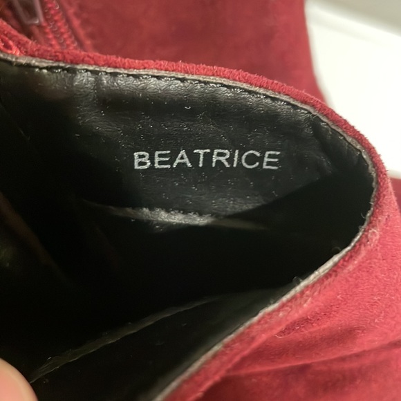 Burgundy Hot Kiss Suede Zipper Ankle Boots size 8 1/2 - Picture 4 of 6